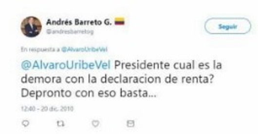 Andrés Barreto cuestiona a Álvro Uribe en su cuenta de Twitter. 