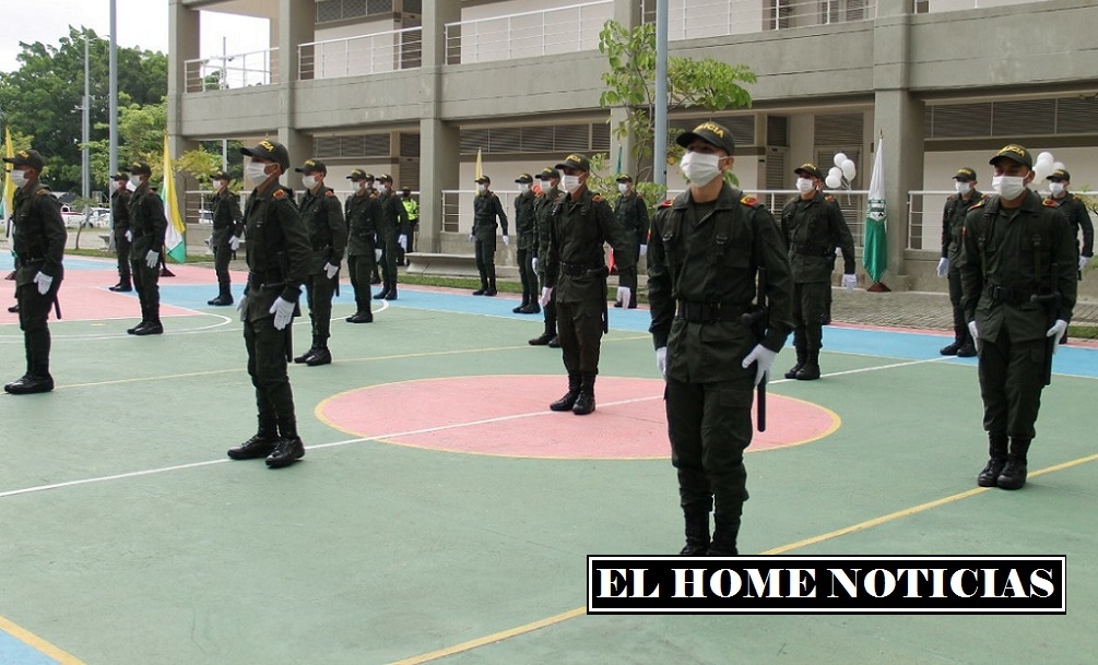 Policías.