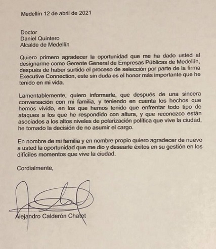 Renuncia de Alejandro Calderón.