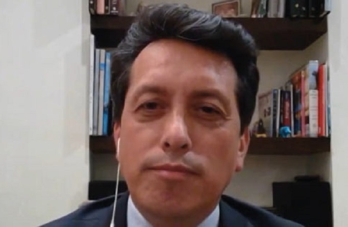 Carlos Álvarez, infectólogo 