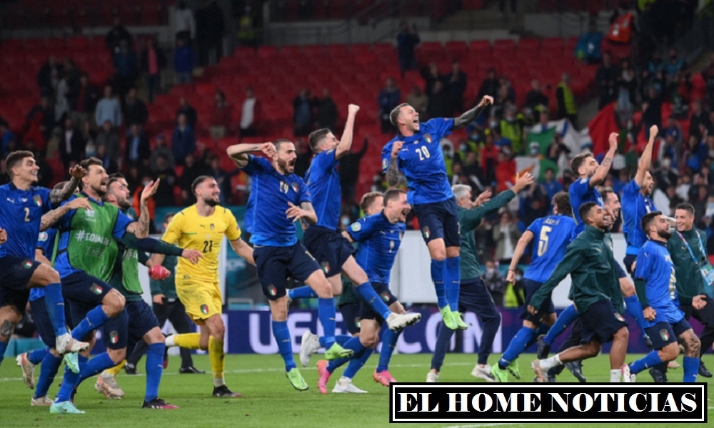 Los italianos celebran su pase a la final, la cuarta en su historia.