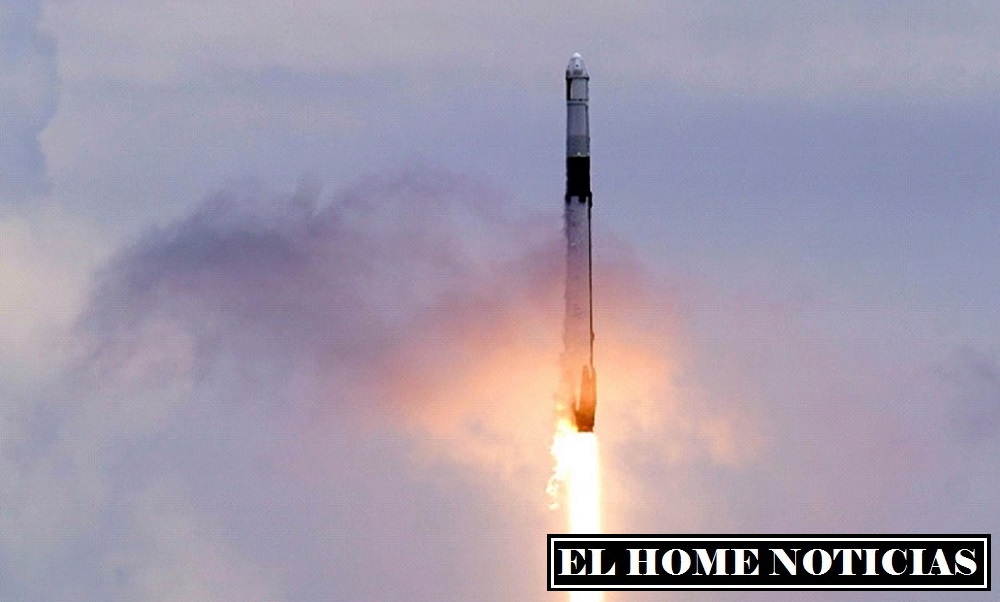 SpaceX es, sin duda, el jugador más establecido en la creciente constelación de empresas comerciales de cohetes.