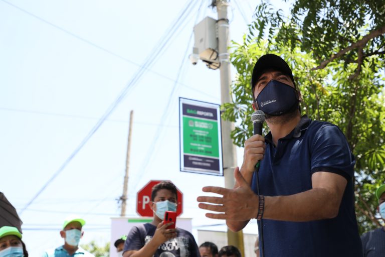 El alcalde Pumarejo informó que se entregarán 100 alarmas comunitarias para los barrios.