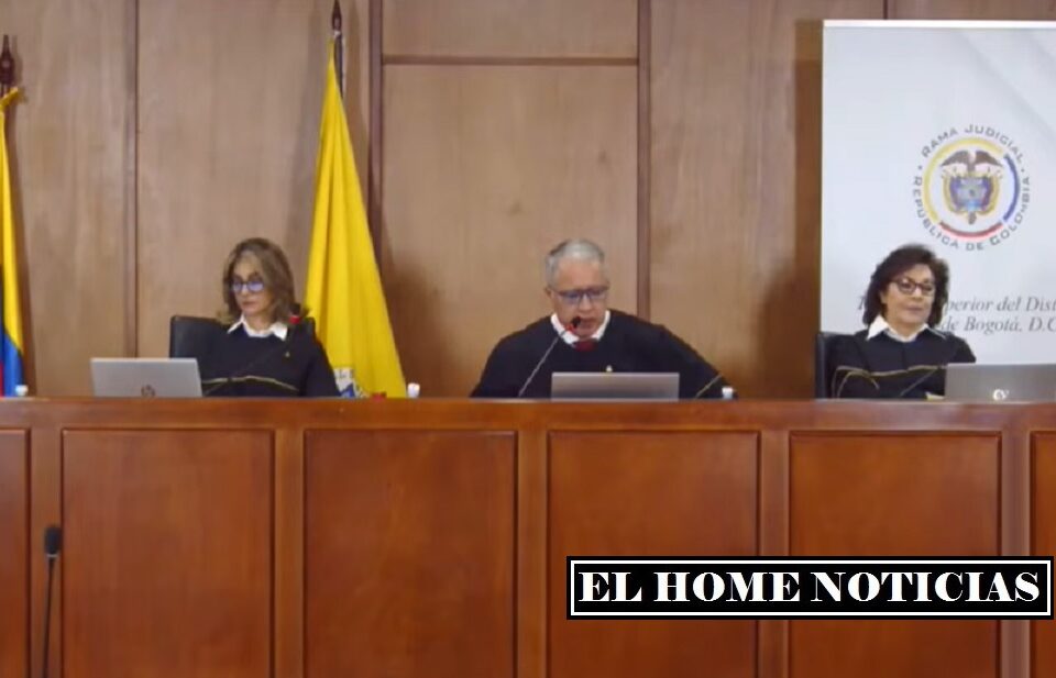 Tribunal Superior de Bogotá absolvió al expresidente Álvaro Uribe Vélez.