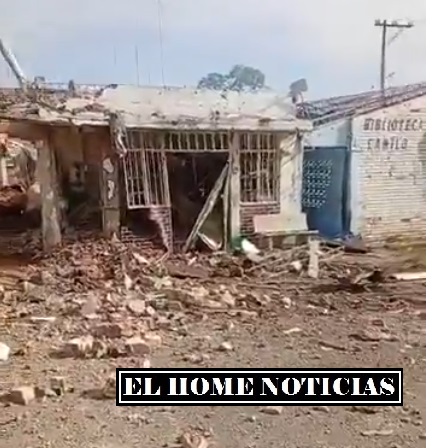 Así quedó una de las viviendas de Mondomo, Cauca, destruida por las explosiones lanzadas por las FARC.