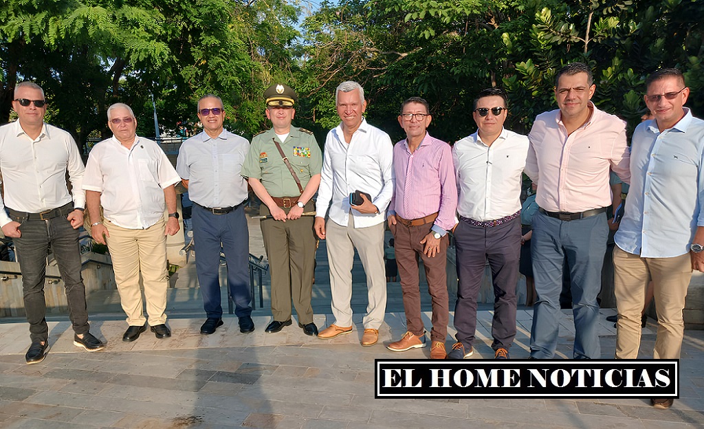 Veteranos de la Policía Nacional, quienes estuvieron presentes en la ceremonia oficial de transmisión de mando realizada en la Plaza de la Paz.
