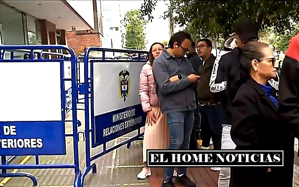 Crisis en la Cancillería: caída del sistema de pasaportes desata filas de personas.