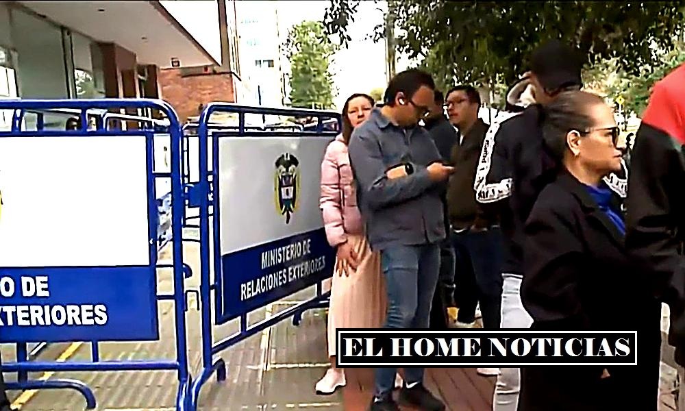 Crisis en la Cancillería: caída del sistema de pasaportes desata filas de personas.