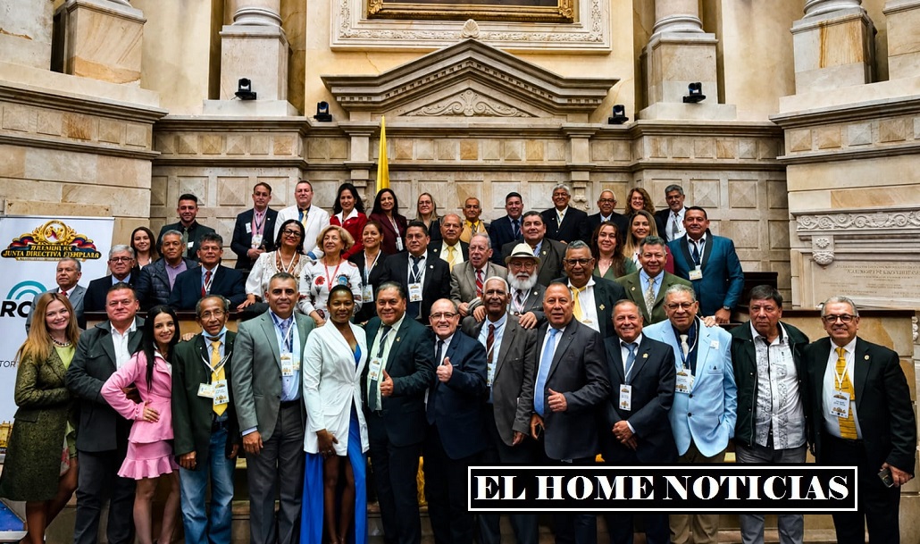 Miembros del Colegio Nacional de Periodistas.