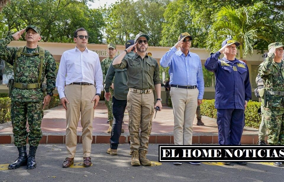 El presidente Abelardo de la Espriella y la cúpula militar.