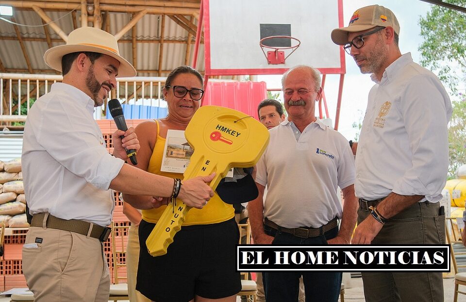 Gobierno de Abelardo de la Espriella comienza a entregar viviendas a familias afectadas por el sismo en el Eje Cafetero